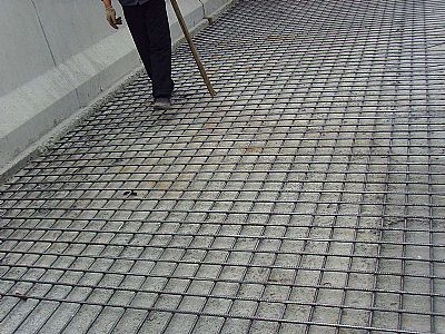 建筑網片來硬化地面起到修復公路地面的作用