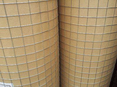 鍍鋅電焊鋼絲網(wǎng)在建筑保溫防裂工程