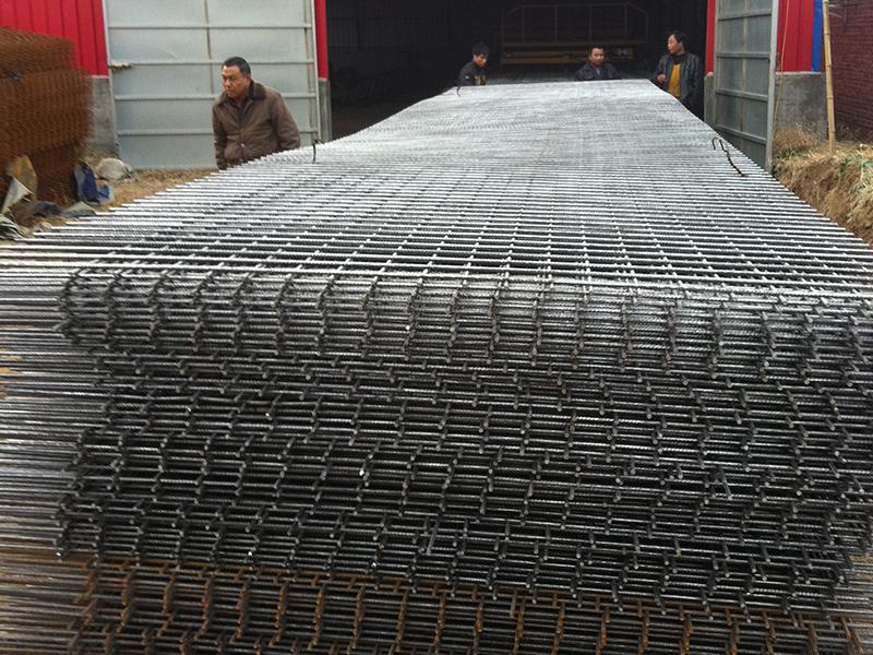 地暖鋼筋網片厚度范圍控制在2.0mm-4.0mm之間 地暖鋼筋網片厚度范圍控制在2.0mm-4.0mm之間