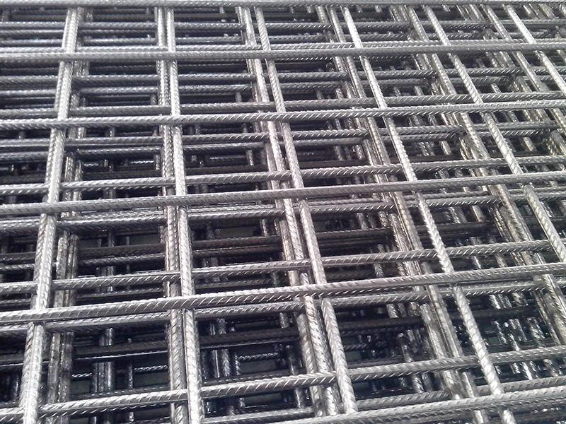 帶肋鋼筋網片具有不易折彎、耐腐蝕的特點 帶肋鋼筋網片具有不易折彎、耐腐蝕的特點