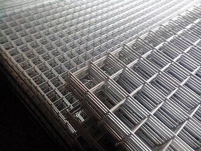 鋼筋網片需要從實際安裝角度、發揮鋼筋網片#大的優勢