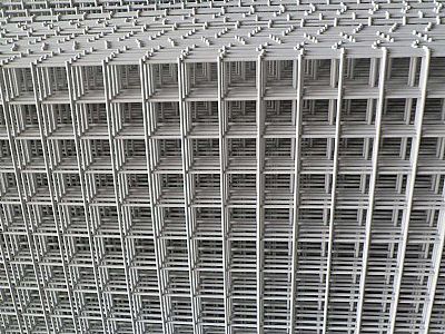 帶肋鋼筋網片一般都使用在建筑工地上